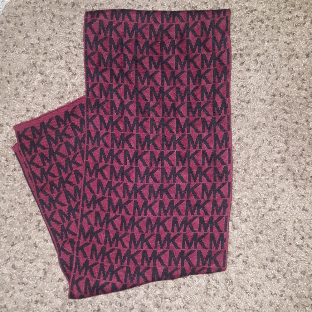 Michael Kors scarf
